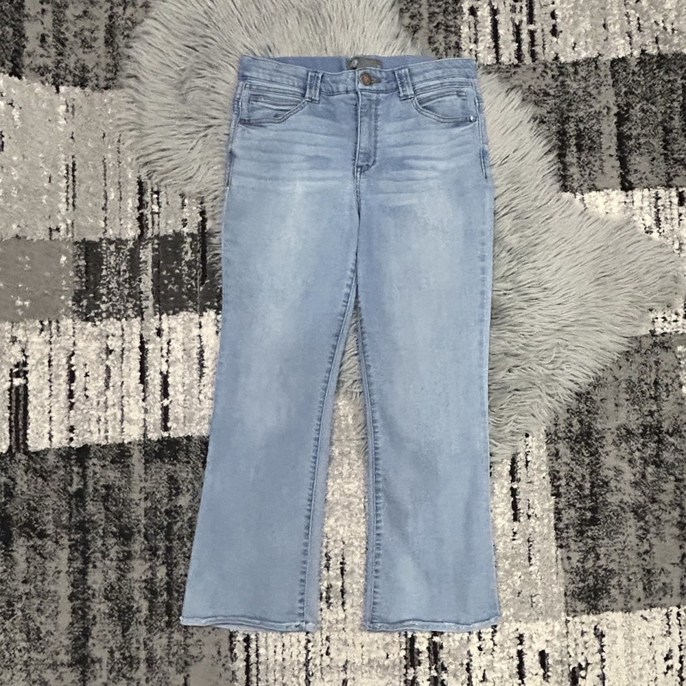 Democracy Women's Light Wash Ab Technology Denim Size 10 W/Fringe Hem